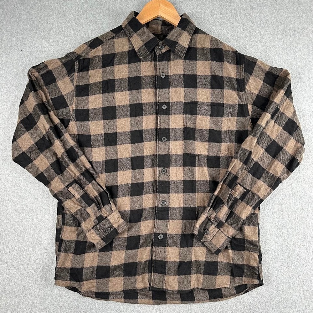 Uniqlo Flannel Shirt Long Sleeve Plaid Button Up Top Men Size Medium Brown Black